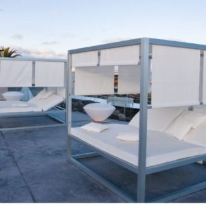 elevated day bed