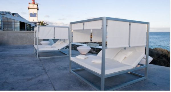 elevated day bed